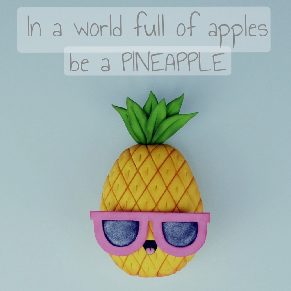 NEWl Pinapple faux pearl stud earrings - Picture 7 of 8